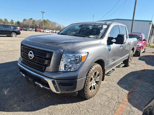 2021 Nissan Titan SV