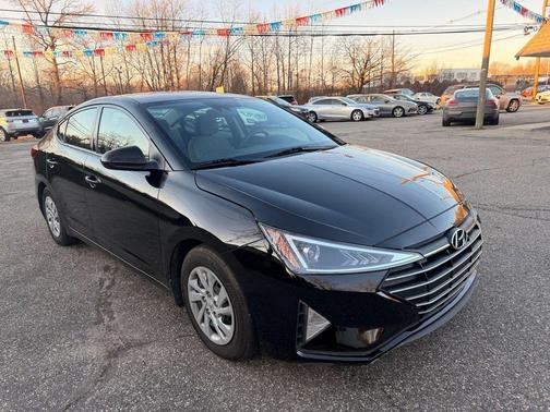 2020 Hyundai ELANTRA SE