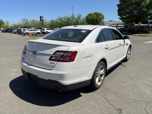 2016 Ford Taurus SEL