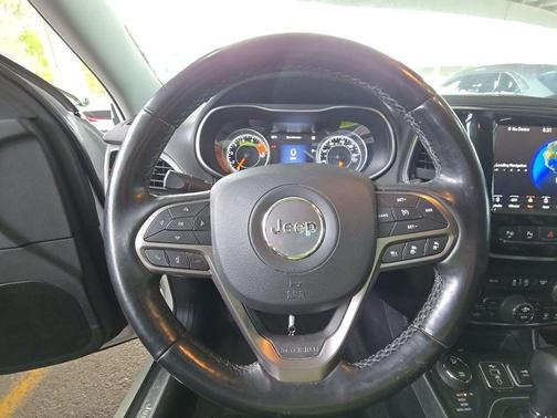 Bright White Clearcoat 2021 Jeep Cherokee Limited