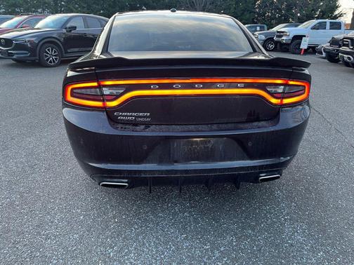 2016 Dodge Charger SE