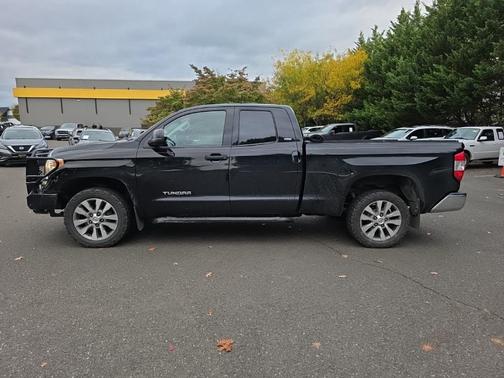 2017 Toyota Tundra SR5