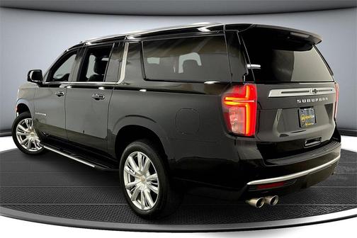 2022 Chevrolet Suburban 4WD High Country