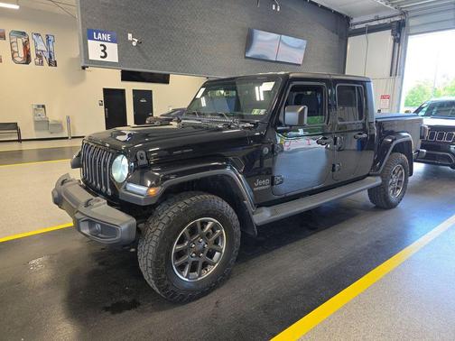 Black Clearcoat 2021 Jeep Gladiator 80th Anniversary 4x4