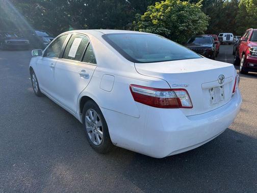 Super White 2009 Toyota Camry Hybrid SE