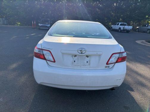 Super White 2009 Toyota Camry Hybrid SE