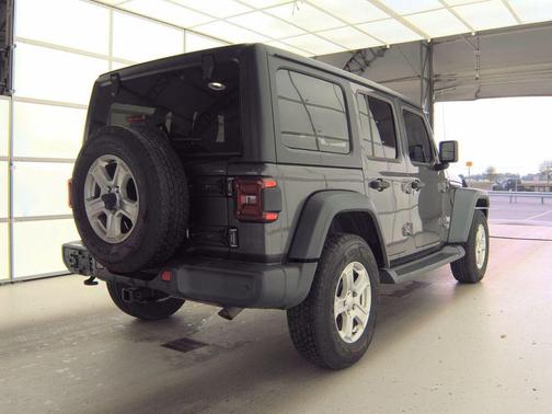 Granite Crystal Metallic Clearcoat 2018 Jeep Wrangler Unlimited Sport