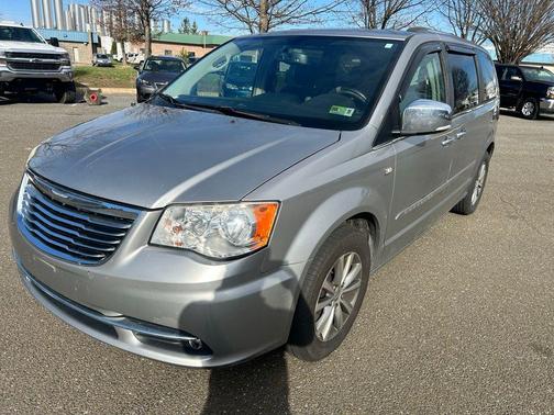 2014 Chrysler Town & Country Touring-L