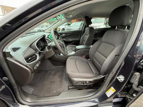 2022 Chevrolet Malibu FWD LT