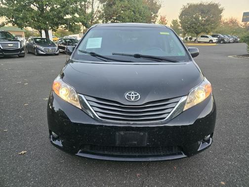 2013 Toyota Sienna XLE