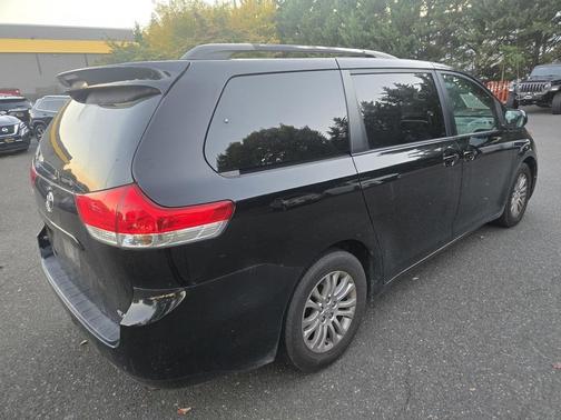 2013 Toyota Sienna XLE