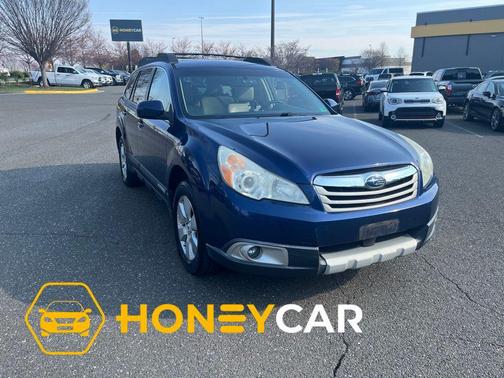 Azurite Blue Pearl 2011 Subaru Outback 3.6 R Limited