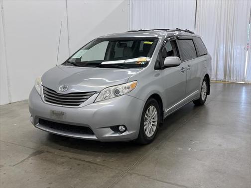 2014 Toyota Sienna XLE