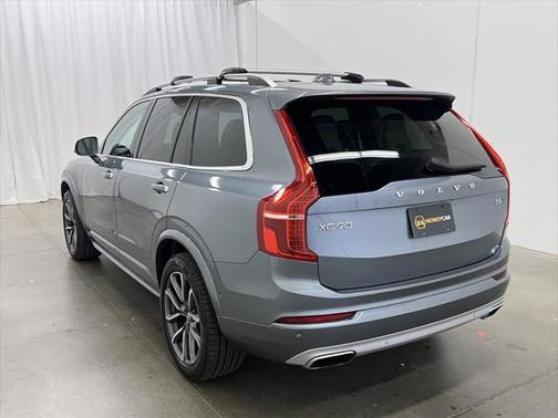 2019 Volvo XC90 T6 Momentum