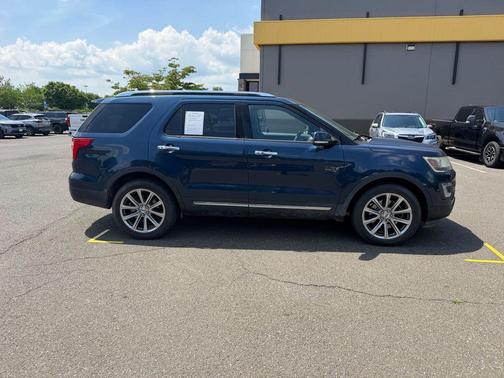 Blue Jeans Metallic 2017 Ford Explorer Limited