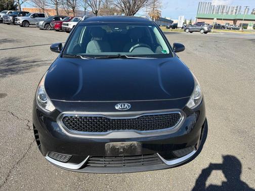 Aurora Black Pearl 2018 Kia Niro LX