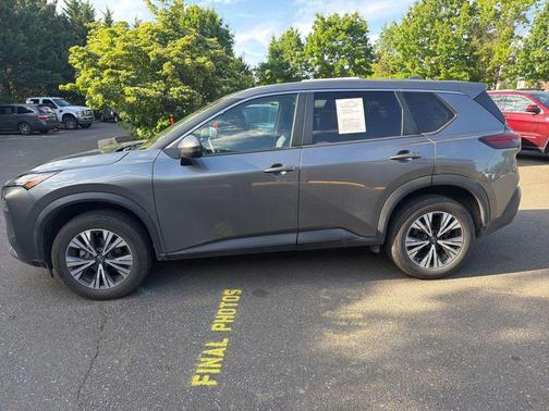 Gun Metallic 2022 Nissan Rogue SV