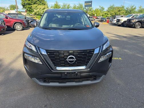 Gun Metallic 2022 Nissan Rogue SV