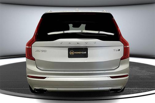2020 Volvo XC90 T6 Momentum