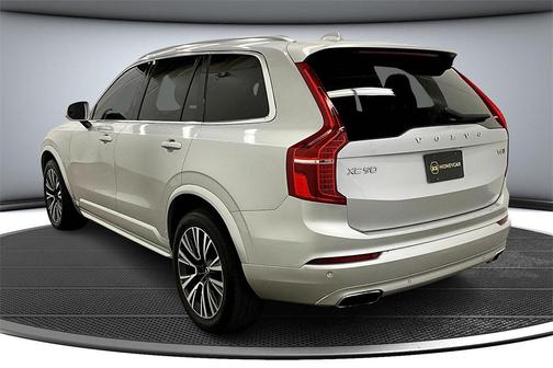 2020 Volvo XC90 T6 Momentum
