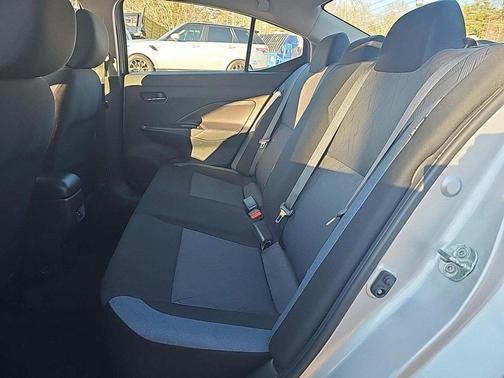 2023 Nissan Versa 1.6 SV