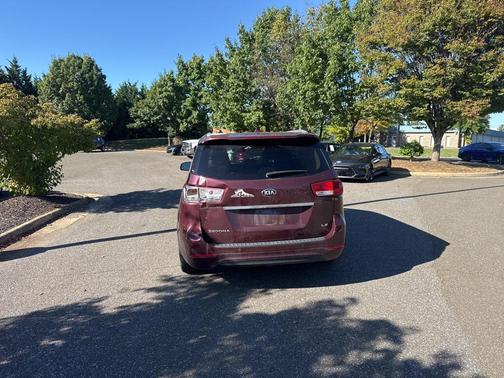 2017 Kia Sedona LX