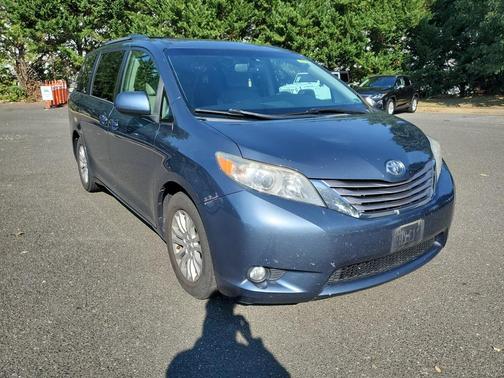 2016 Toyota Sienna XLE