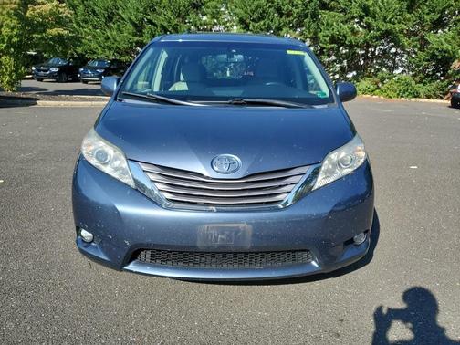 2016 Toyota Sienna XLE