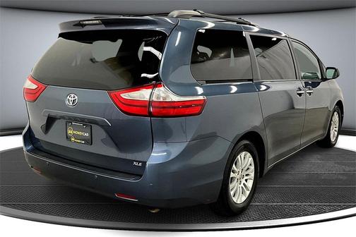 2016 Toyota Sienna XLE