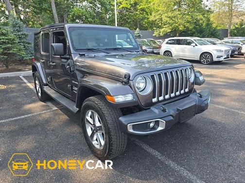 Granite Crystal Metallic Clearcoat 2018 Jeep Wrangler Unlimited Sahara