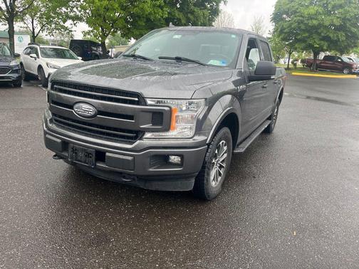 Magnetic Metallic 2018 Ford F-150 XLT