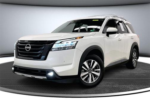 2022 Nissan Pathfinder SL 4WD