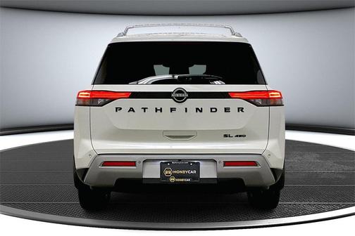 2022 Nissan Pathfinder SL 4WD