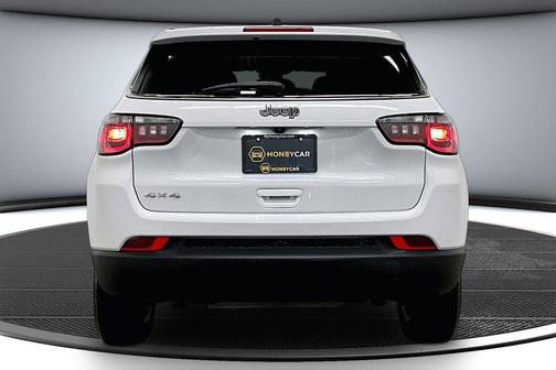 Bright White Clearcoat 2023 Jeep Compass Sport