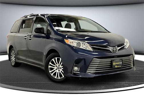 2019 Toyota Sienna SE