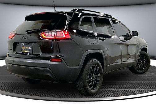 Diamond Black Crystal Pearlcoat 2023 Jeep Cherokee Altitude