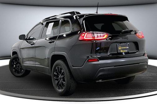 Diamond Black Crystal Pearlcoat 2023 Jeep Cherokee Altitude