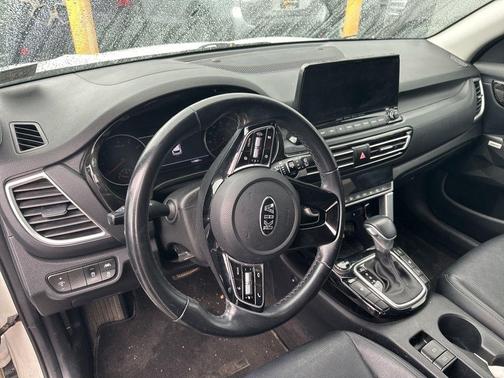 Snow White Pearl 2021 Kia Seltos SX Turbo