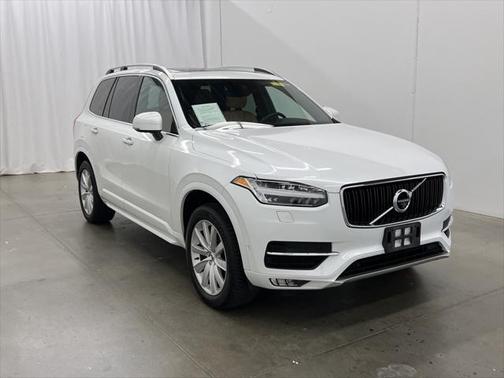 2018 Volvo XC90 T6 Momentum