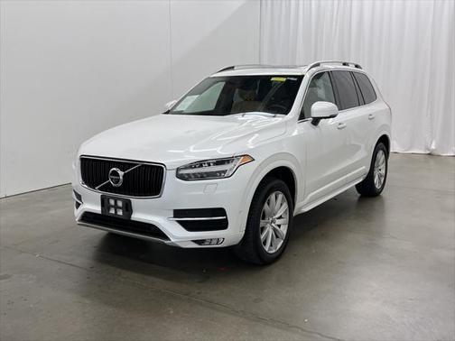 2018 Volvo XC90 T6 Momentum