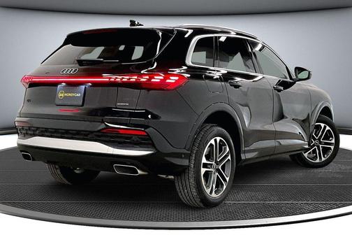 2025 Audi Q5 Premium TFSI quattro S tronic