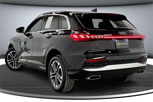 2025 Audi Q5 Premium TFSI quattro S tronic