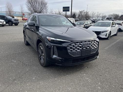 2025 Audi Q5 Premium TFSI quattro S tronic