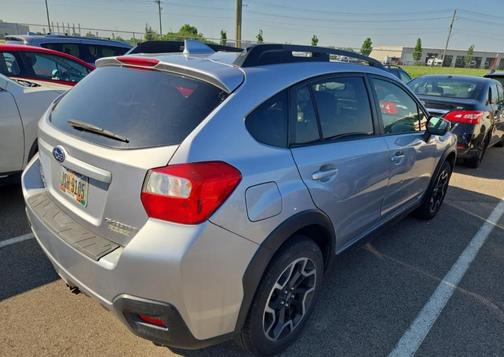 Ice Silver Metallic 2017 Subaru Crosstrek 2.0i Limited