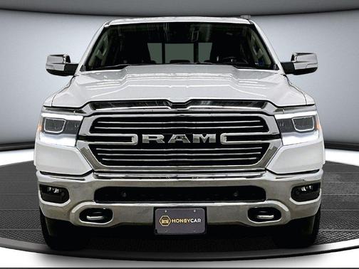 Bright White Clearcoat 2020 RAM 1500 Laramie