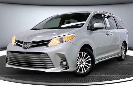 2019 Toyota Sienna XLE