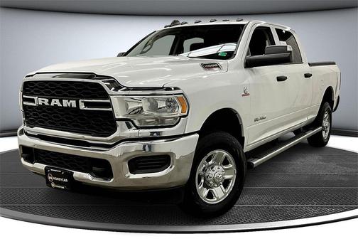 2020 RAM 2500 Tradesman Crew Cab 4X4 6'4' Box