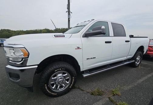 2020 RAM 2500 Tradesman Crew Cab 4X4 6'4' Box