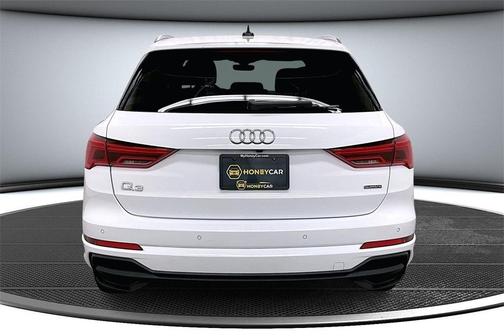 2022 Audi Q3 45 S line Premium