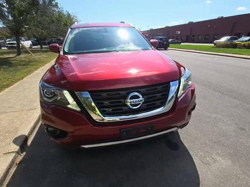 2018 Nissan Pathfinder SV